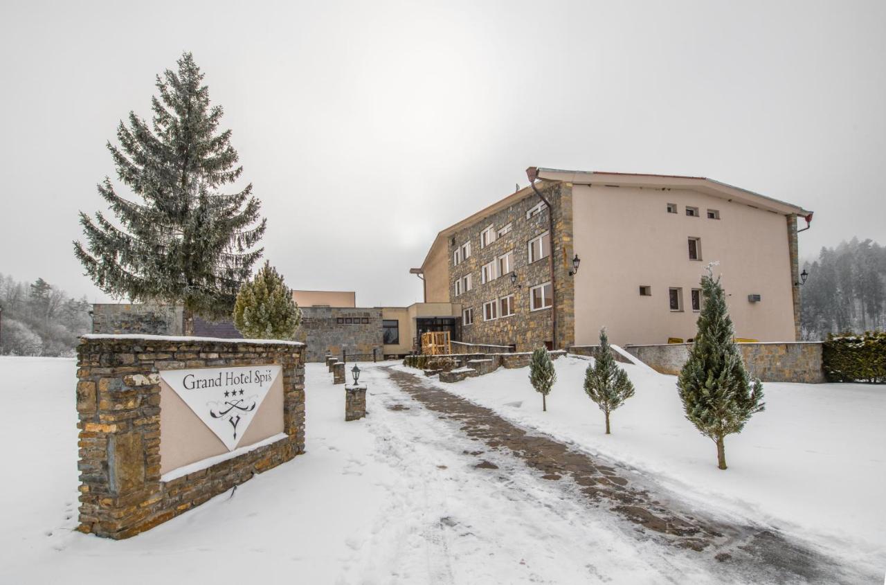 Grand Hotel Rooms Spisske Tomasovce Exterior photo