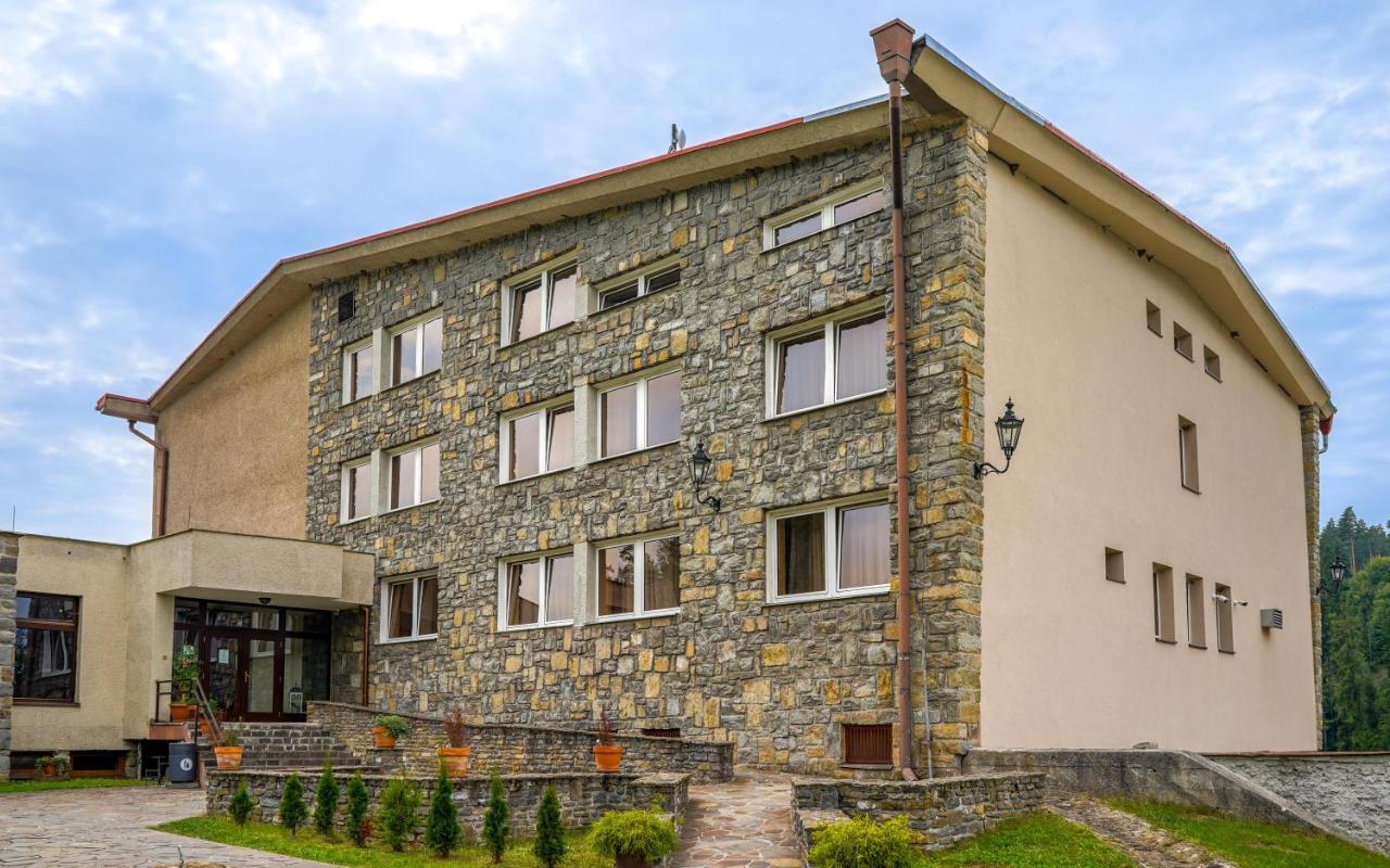 Grand Hotel Rooms Spisske Tomasovce Exterior photo