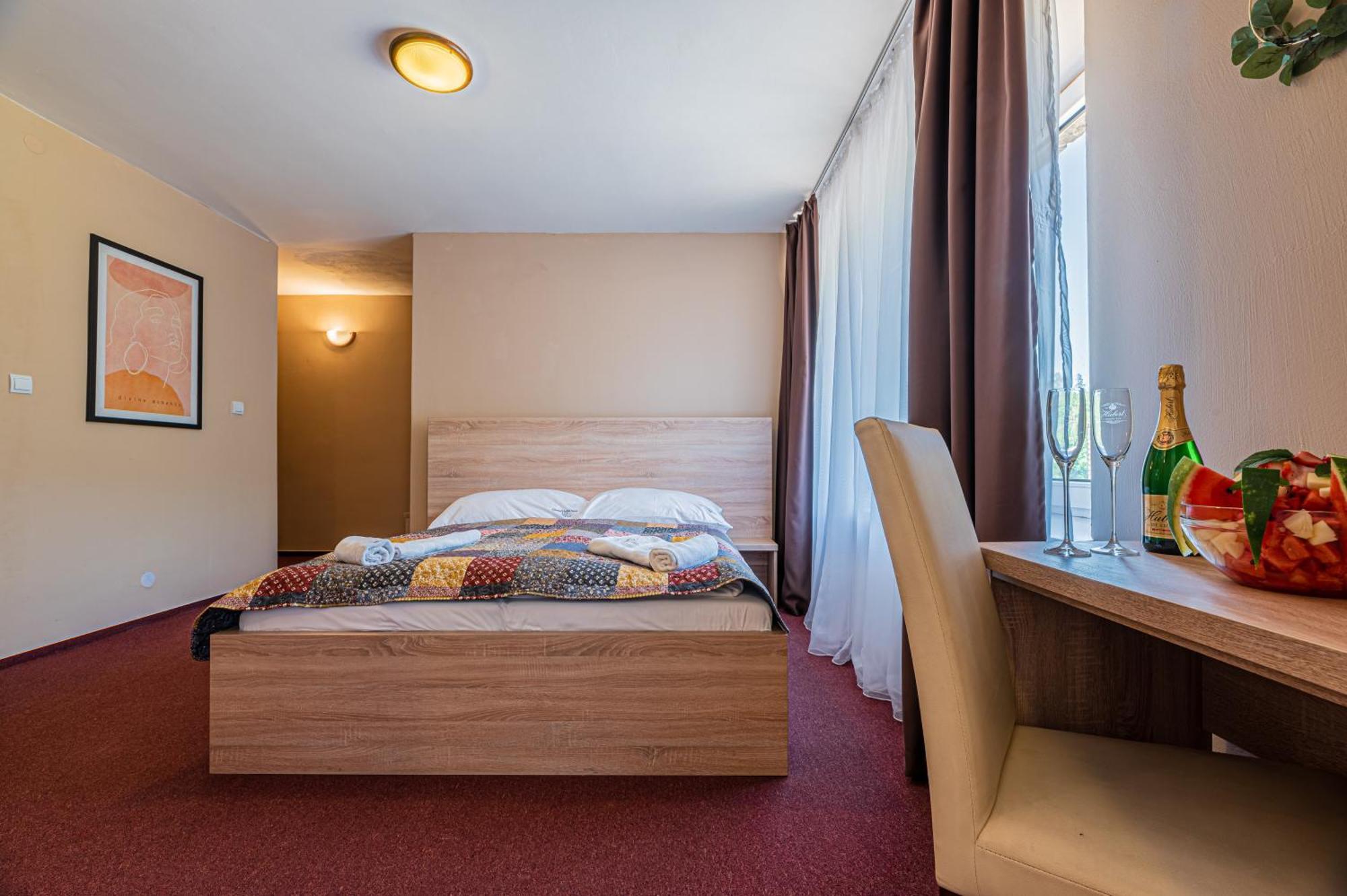 Grand Hotel Rooms Spisske Tomasovce Exterior photo
