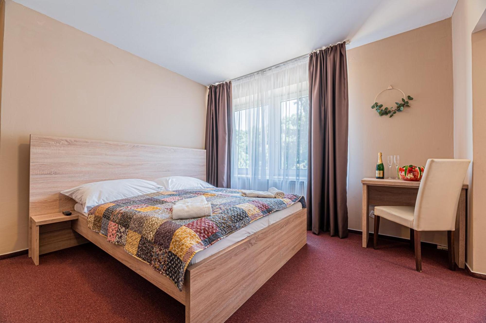 Grand Hotel Rooms Spisske Tomasovce Exterior photo
