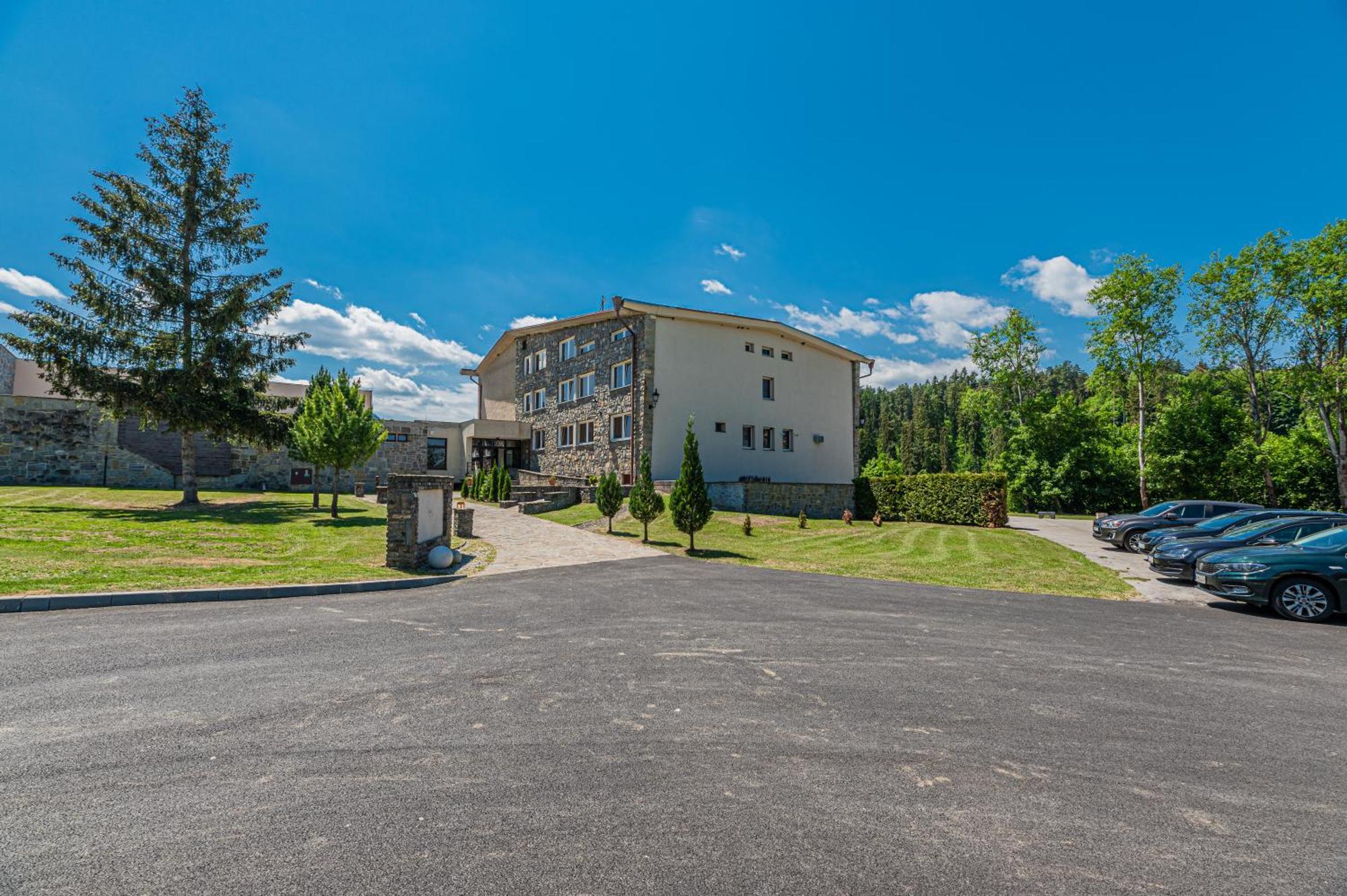 Grand Hotel Rooms Spisske Tomasovce Exterior photo