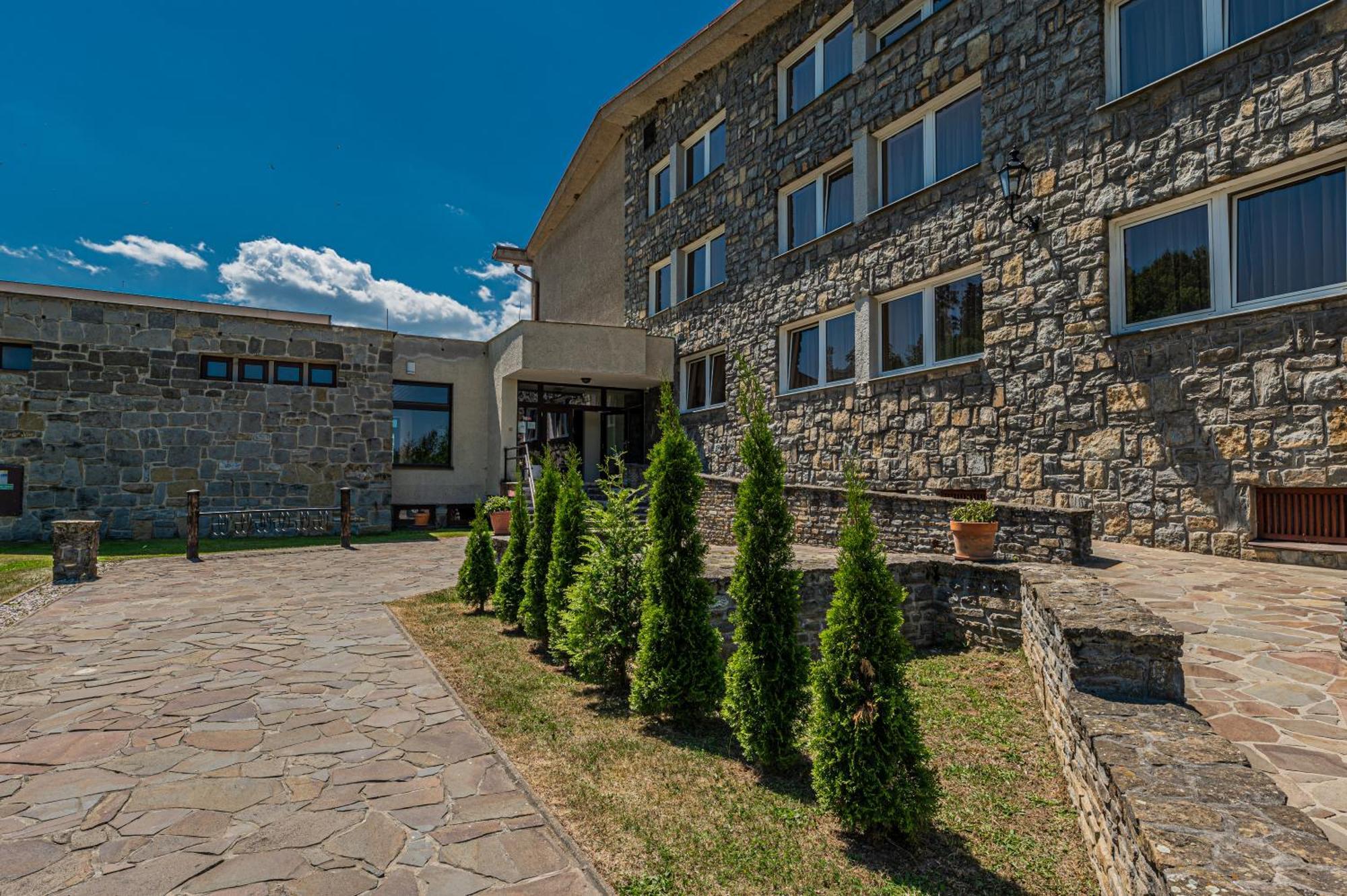 Grand Hotel Rooms Spisske Tomasovce Exterior photo
