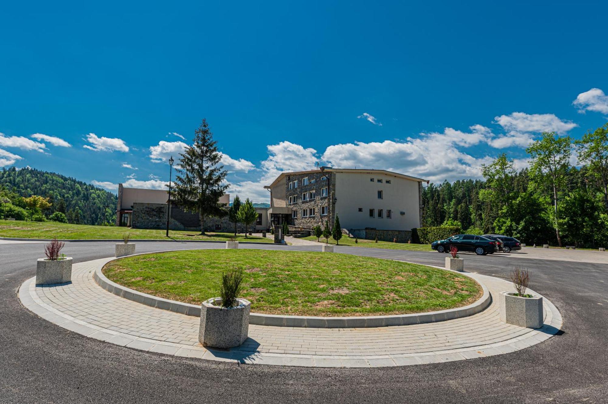 Grand Hotel Rooms Spisske Tomasovce Exterior photo